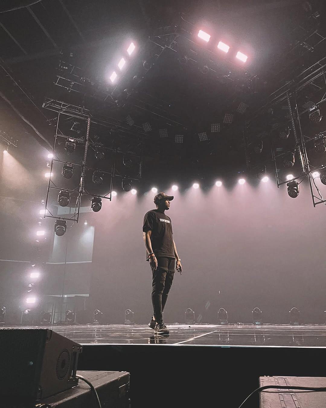 Stage · Spotlight